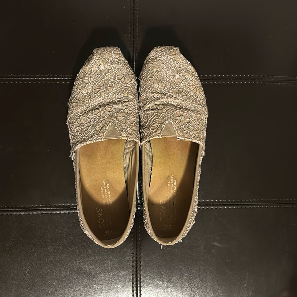Gold Lace Toms, Size 8